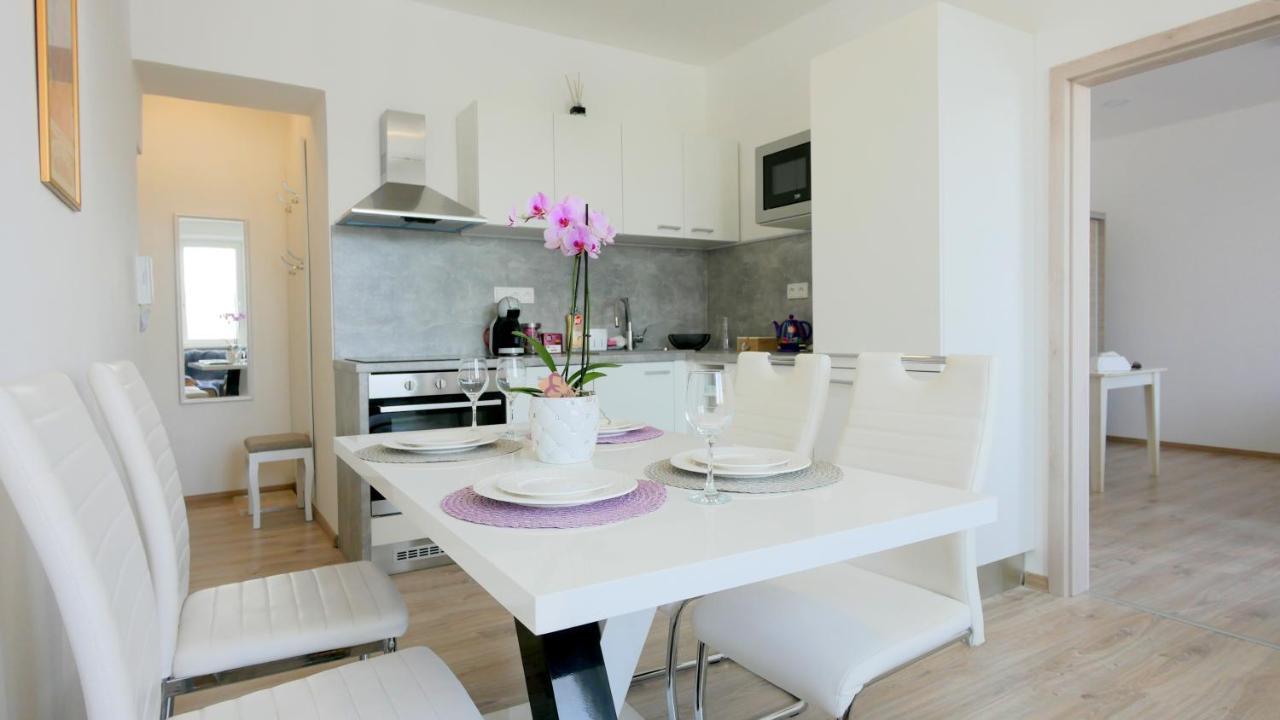 Apartman U Louckeho Klastera 2 Plus Kk Znojmo Extérieur photo